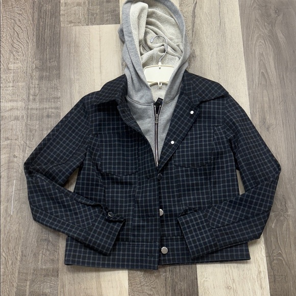❄️Laundry By Shelli Segal Black and Gray Plaid Jacket - Picture 1 of 3